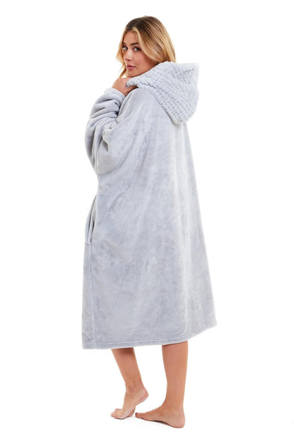 Oversized Plush Hooded Poncho Blanket With Ultra-Soft Fur Hood Super Soft Sofa and Bed Use